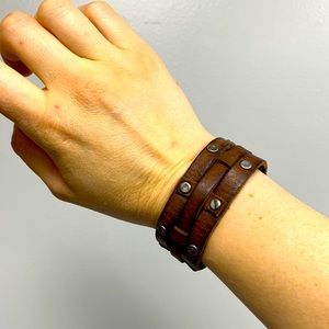 Brown leather bracelet